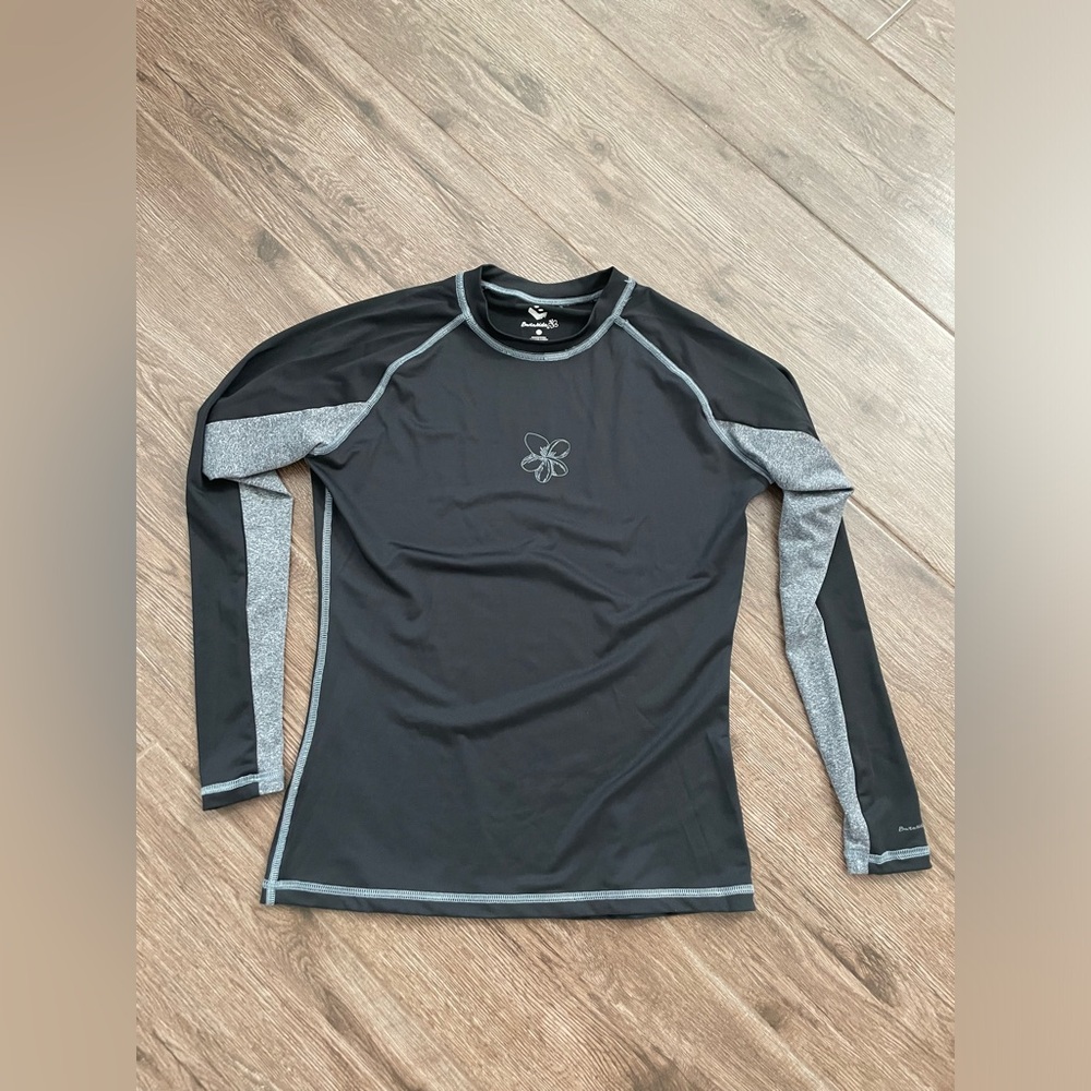 Burnside Swim Tee Women’s L Floral Gray Striped Black Long Sleeve